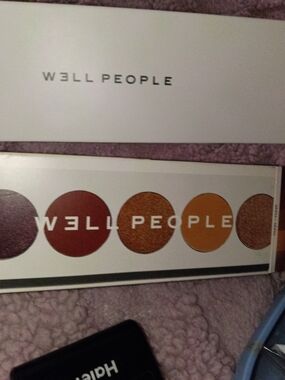 W3ll People Warm Neutral Eyeshadow Palette - Amber & Copper Shades